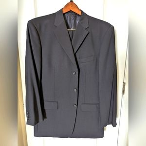 Profile men's suit